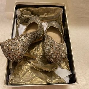 Joan David Women’s Embossed leather sole Gold Pumps size 5